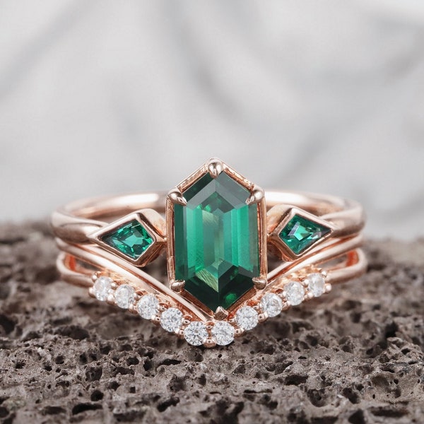 Vintage Long Hexagon Emerald Bridal Set, Unique Kite Cut May Birthstone Wedding Set, Art Deco Engagement Ring Set Rose Gold Ring For Women