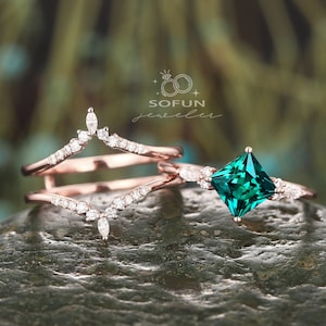 3PCS Vintage Princess Cut Emerald Engagement Ring Set, Unique emerald Wedding Ring, 14K Rose Gold Promise Ring, Ring Guard Spacer Bridal Set