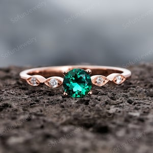 Dainty Round Cut Green Emerald Engagement Ring, Unique 14K Rose Gold Emerald Wedding Ring, Vintage Silver Emerald Promise Ring for Women