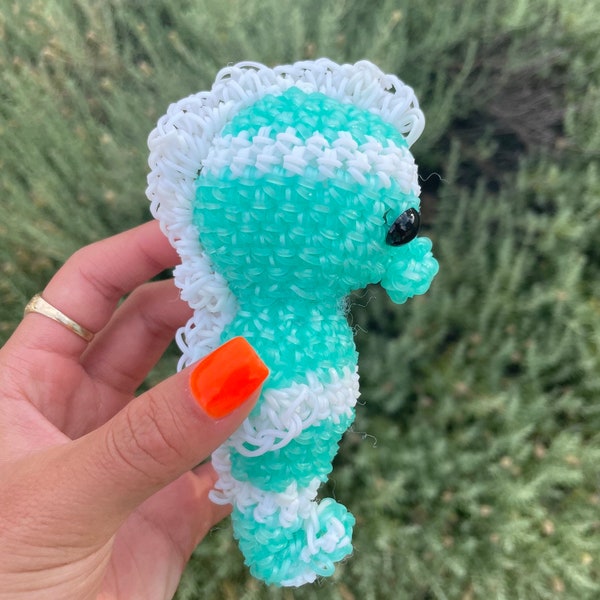 Rainbow Loom Loomigurumi Seahorse