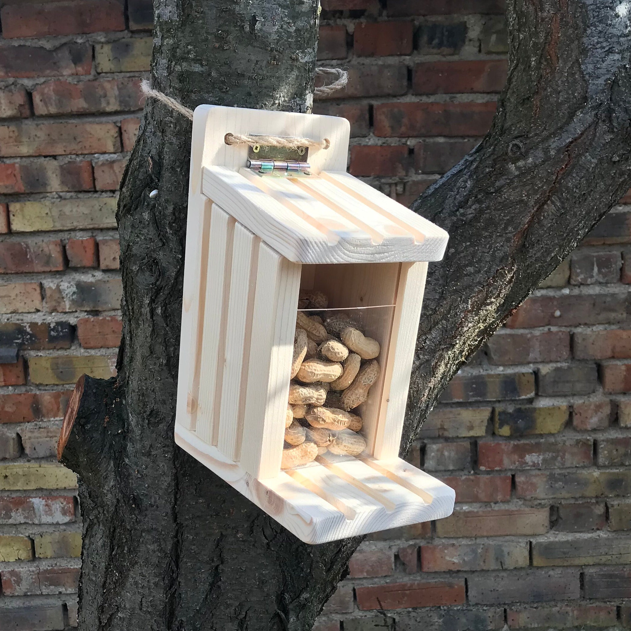 Casetta Per Scoiattoli In Legno Di Pino - Stazione Alimentazione Con 9 Posti, Resistente Alle Intemperie - Foto 2