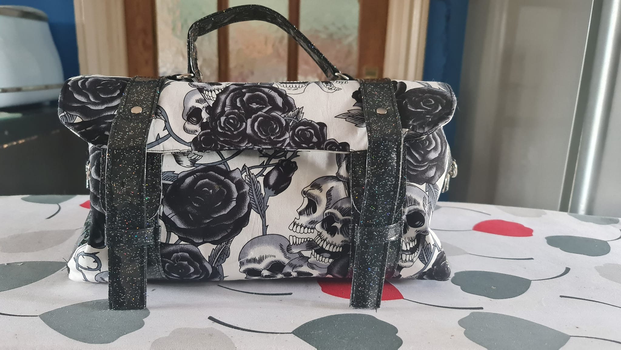 Swoon carter online messenger bag