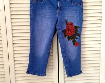Vintage Y2K electric blue denim Capri Jeans, Size 8 floral rose boho chic hippie, embellished jeans