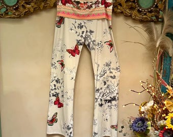 Pantalones casuales vintage cómodos, tela floral con mariposas color crema. Ropa de estar por casa (talla L). Pierna interior de 86 cm, pantalones de yoga plegables.