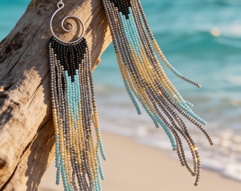 Pendientes largos con flecos de cuentas, pendientes bohemios de borlas en turquesa, negro, plata y oro.