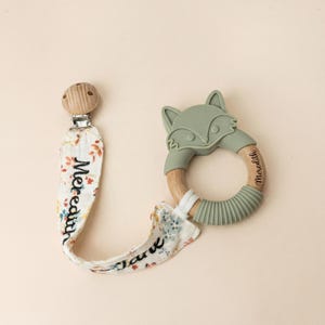 Personalized Baby Gift Set：Custom Muslin Pacifier Clip and Silicone Toy , Newborn Gift Box , Baby Shower Present