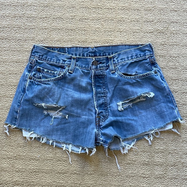 Vtg Levi's 501 Cut Off Denim Destroyed Worn 100% Cotton Jean Shorts Size 33