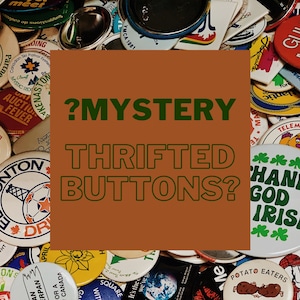 Geheimnis Thrifted Button | Abzeichen | Bündel | Jahrgang | Wundertüte | Zufällig | Abwechslung | Pin-Pack | 80er Jahre | 90er Jahre | 00er Jahren