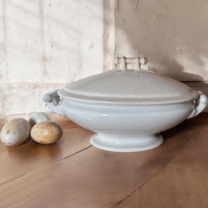 Antique Tea Stained and Crazed English Ironstone White Vegetable Dish or Tureen, Ironstone China E T P Co., circa 1900, Farmhouse Kitchen
