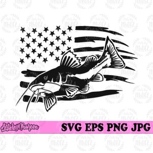 Può includere: Silhouette in bianco e nero di un pesce gatto che nuota su un design di bandiera americana in difficoltà. La bandiera ha un campo di stelle e strisce. Il design include il testo "Artsby Nhoreen" e "SVG EPS PNG JPG".
