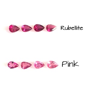 Op de afbeelding: Twee rijen peervormige edelstenen. De bovenste rij is gelabeld "Rubellite" en de onderste rij is gelabeld "Pink".