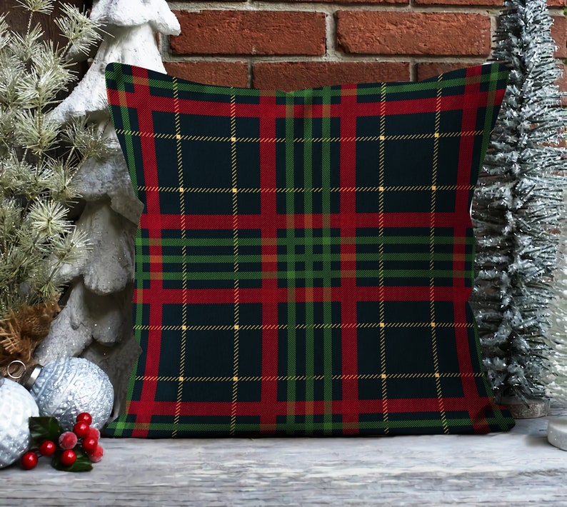 Red Green Plaid & Tartan Pillow Cover, Christmas Holiday Throw Pillow Case, Scottish Style Pattern Winter Pillow Case, Boho New Year Decor 3