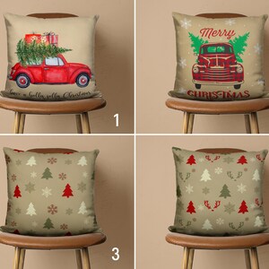 Copricuscino per auto rossa, Copricuscino per albero di pino, Federa per cuscino in colore naturale, Regalo di felice anno nuovo, Cuscino di qualsiasi dimensione, Decorazione natalizia