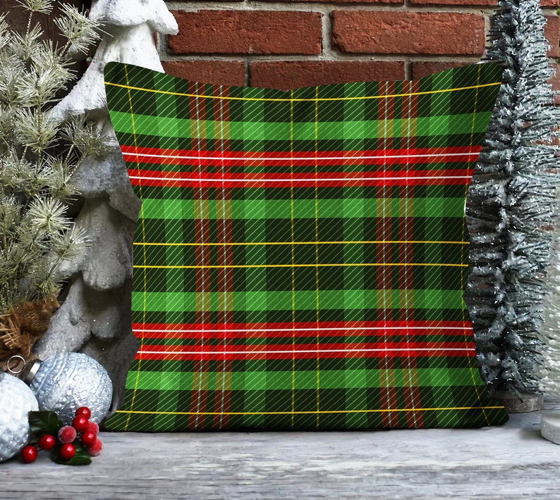 Red Green Plaid & Tartan Pillow Cover, Christmas Holiday Throw Pillow Case, Scottish Style Pattern Winter Pillow Case, Boho New Year Decor 1