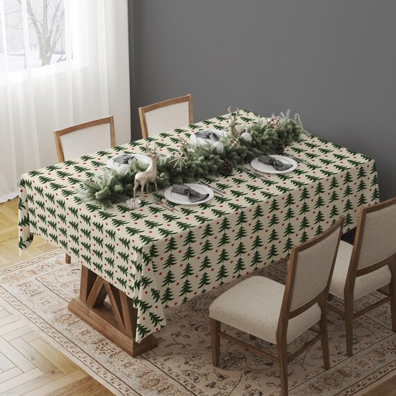 Newbridge Tovaglia in tessuto metallizzato, motivo albero di Natale, stile contemporaneo, resistente al suolo, facile da pulire, 152,4 x 259,1 cm, colore: blu navy/oro
