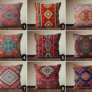 Persisk matta designad kuddfodral, rött och vinrött etniskt turkiskt kelimmönster, boho digitaltryckt traditionellt kuddfodral