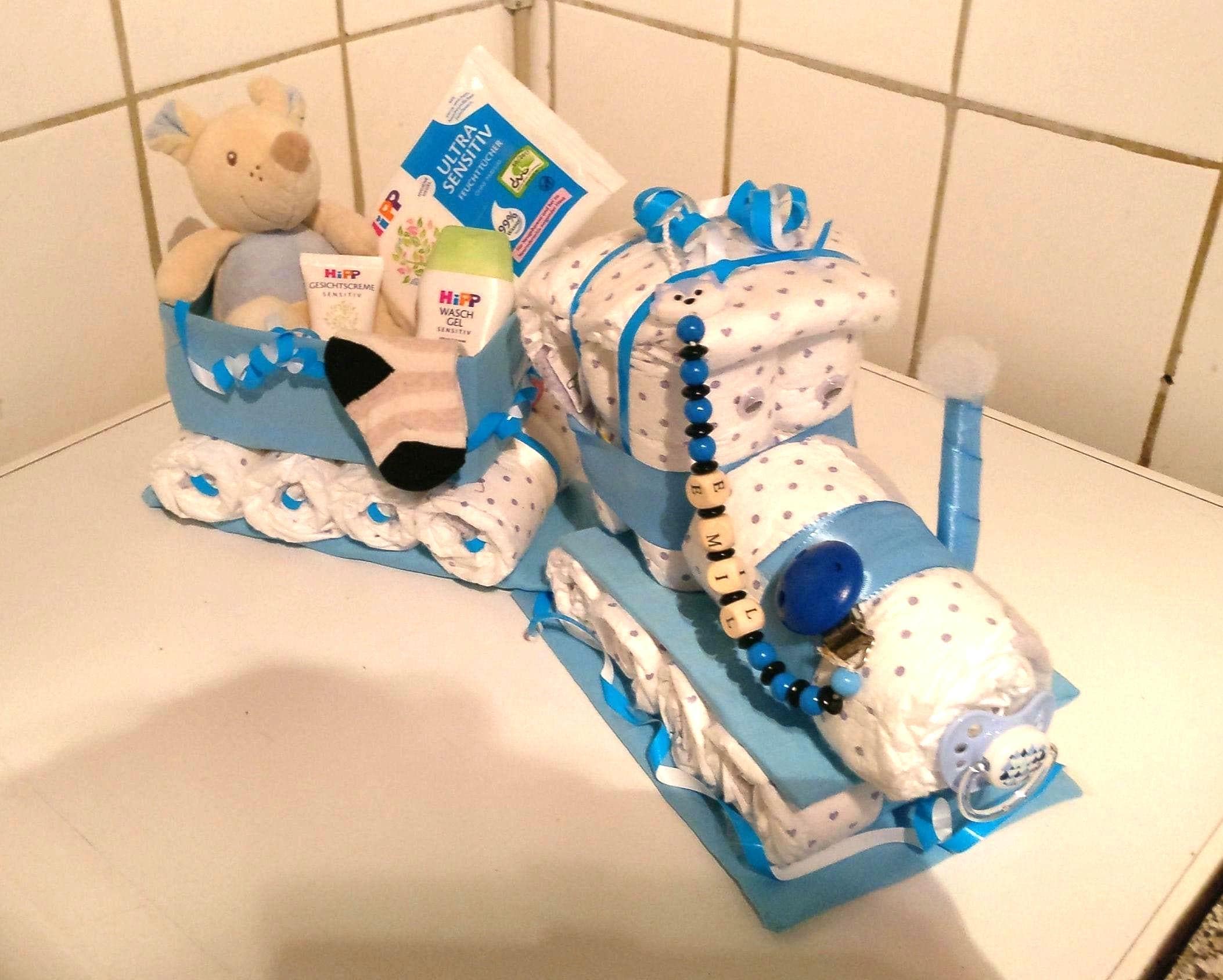 Gâteau De Couches Train Avec Wagon - Cadeau Original Naissance Garçon Ou Fille - Dodot + Body + Tétine