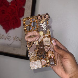 Funda EXTRA Junkie / Kitty Deco-den / Funda para teléfono Junk / Funda Charm / Funda Freestyle / Funda de diseño / Charm Junk personalizable para iPhone 12-18 Pro Max