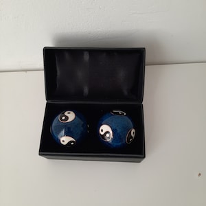 Vintage Baoding Iron Balls / Vintage Chinese iron balls in box / old Meditation Balls / exercise balls
