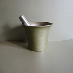 Vintage cast aluminum large Mortar and Pestle / Kitchen Apothecary Herbal pestle / old pestle and mortar / farmhouse interior décor