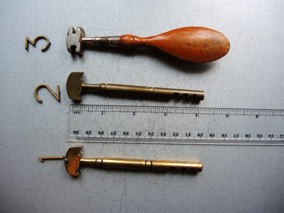 ONE Antique Glass Cutter / Brass Glass Cutting Tools / Old