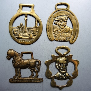 4 x Vintage solid brass Horse Brass / Harness Wall Key Chain / Bronze Pendant Medallion / equestrian bridle decoration / Travel ornament b