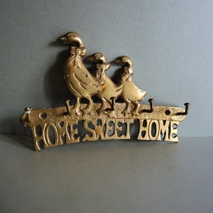 Vintage Made in ENGLAND Key holder / Hanger in Duck Goose shape / Solid Brass Bronze kitchen wall décor / kitchen utensil hanger Key storage