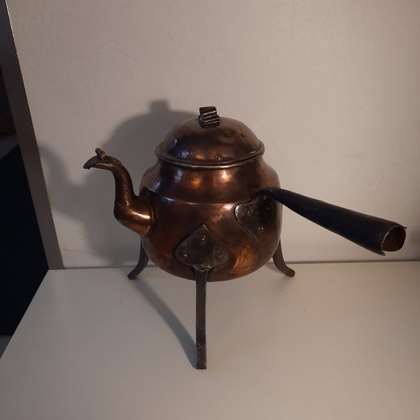 Vintage copper and iron Tea coffee kettle with lid and handle / Farmhouse kitchen décor / Copper pot / Handmade coffee tea serving pot