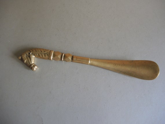 Vintage brass shoehorn / Horse head design on the… - image 2