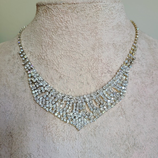 Vintage look rhinestone necklace, bridesmaid jewelry, diamante wedding necklace silver, bridal shower, bridesmaid gift, prom necklace