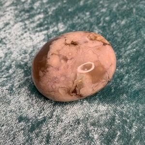 Flower Agate Palm Stone