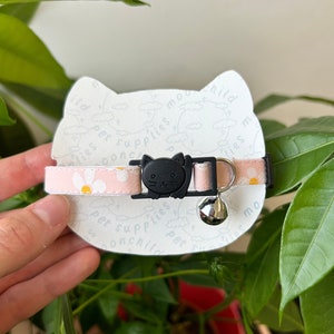 Breakaway Cat Collar Handmade ~ Cute Pink Daisy Design ~ Barbie Cat Accessories ~ Girly Cat Collar ~ Kitten Gift ~ Pretty Cat Accessories