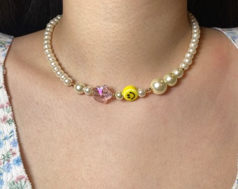 Happy Face Oversize Glass Pearl Choker with a Crystal Flower Pink Charm Elegant Pearl Necklace Kawaii Kidcore Grunge Indie Aesthetic