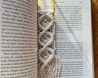 Macrame bookmark Boho bookmarks - Eco-friendly gift for book lovers