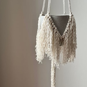 The &quot;Riley&quot; Planter - Macrame Plant Hangers Handmade Cotton Indoor Large Plant Holder Hanging Planter Basket Decorative