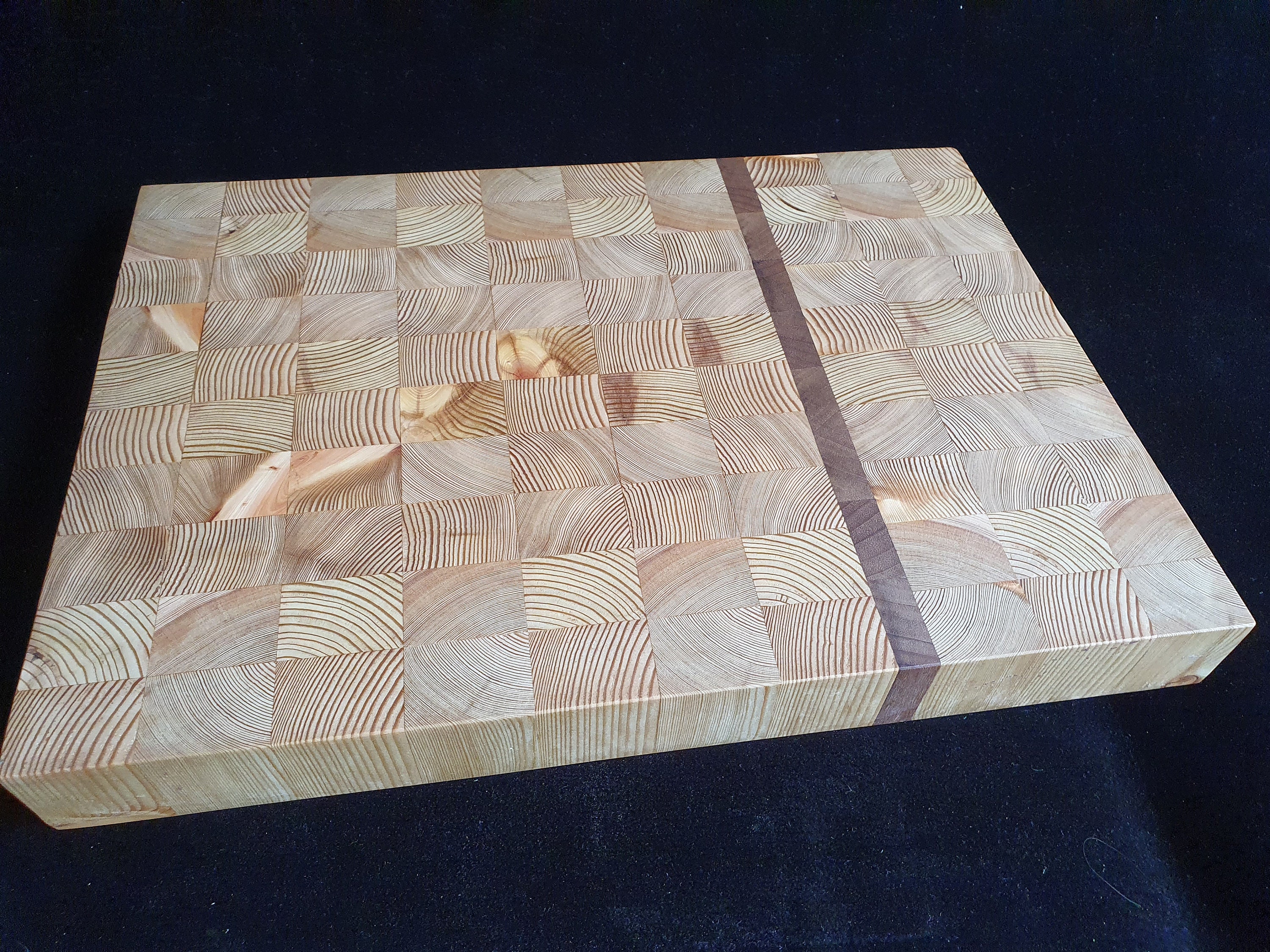 Cutting board end grain, larch, walnut 390x 285x 40 mm unique.