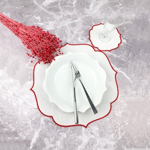 Weiße Leinen Medaillon Tischsets und Untersetzer kombinieren Sets mit bunten gezackten Kanten für Esstisch, Home Decor