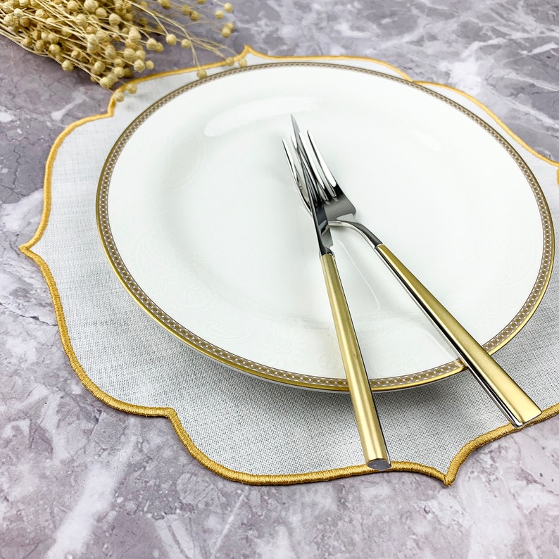 White linen embroidered placemats - set of 4