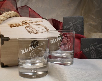 Rumglas Set auf Wunsch in Holzbox/Schatztruhe/Geschenkbox Rumgläserset personalisiert Glas graviert