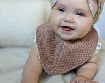 Bavoirs gaufrés pour filles