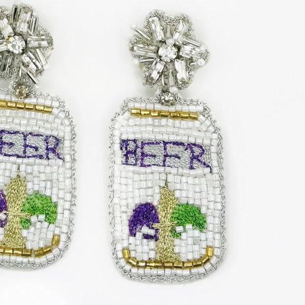 Mardi Gras Beer Can Beaded Statement Boucles d’oreilles, Nouvelle-Orléans, boucles d’oreilles faites à la main, bière, alcool, boucles d’oreilles de fête