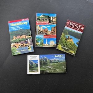 Souvenirs vintage de guides de voyage - Heidelberg, les Alpes, le Rhin et les Rocheuses canadiennes