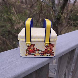 1987 Teddy Bear Tin Box with Handles by Potpourri Press