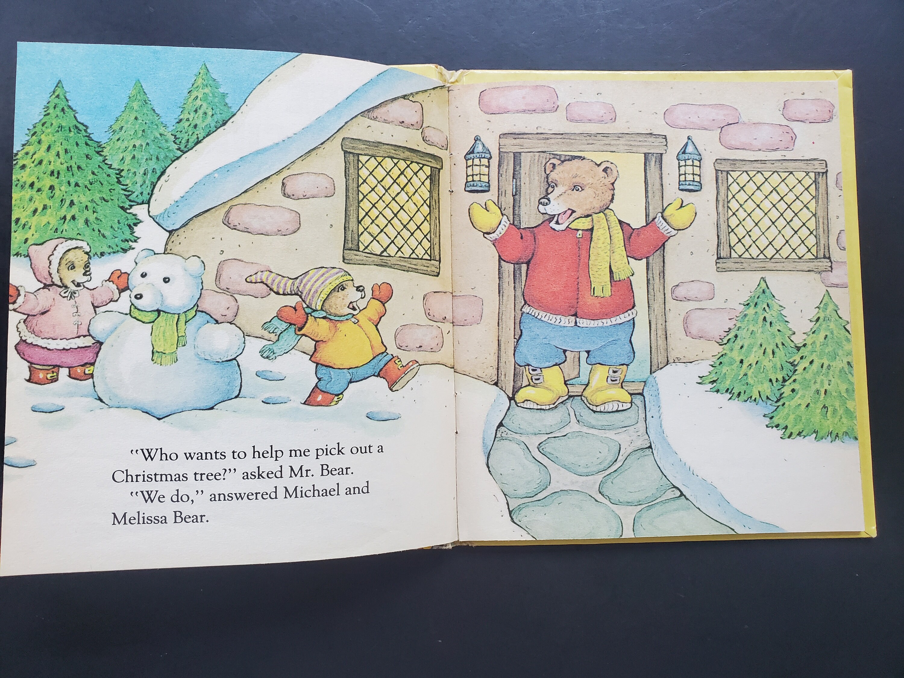The Bears' Merry Christmas - A Golden Tell-a-tale Book