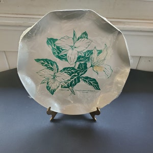 Vintage aluminium souvenirtray van Silhouette - Trillium, bloemenembleem van Ontario, Canada