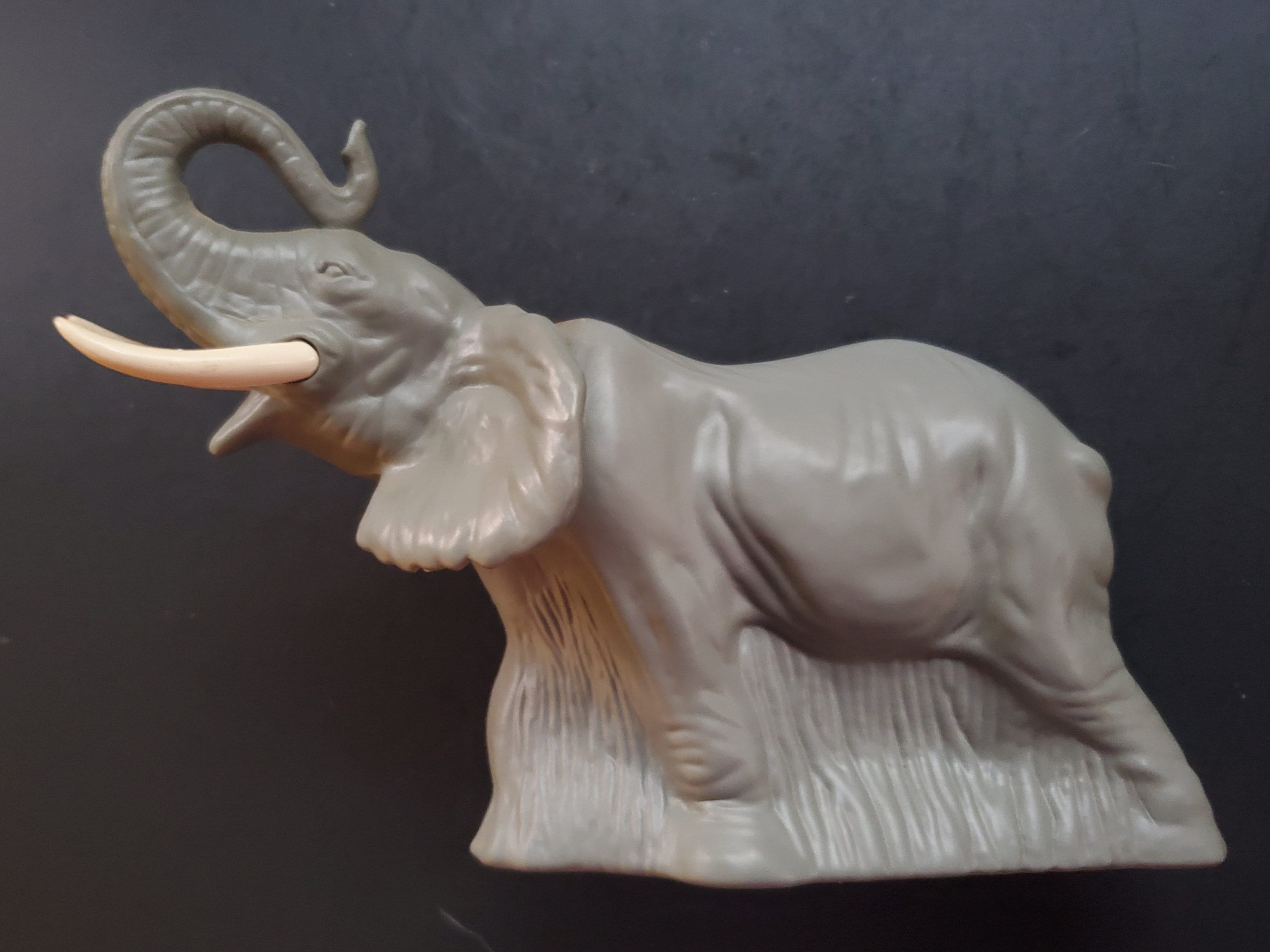 Avon elephant light outlet