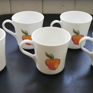 1990&#39;s Corning Fruit Basket Mugs - Cherries & Peaches