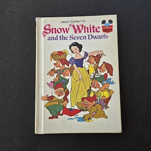 Walt Disney&#39;s Snow White and the Seven Dwarfs - 1973 Book Club Edition