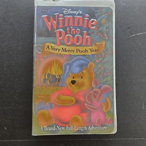2002 Walt Disney&#39;s Winnie the Pooh: A Very Merry Pooh Year VHS Tape