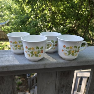 Vintage 1980s Corelle Mugs - Strawberry Sundae Pattern, Set of 4